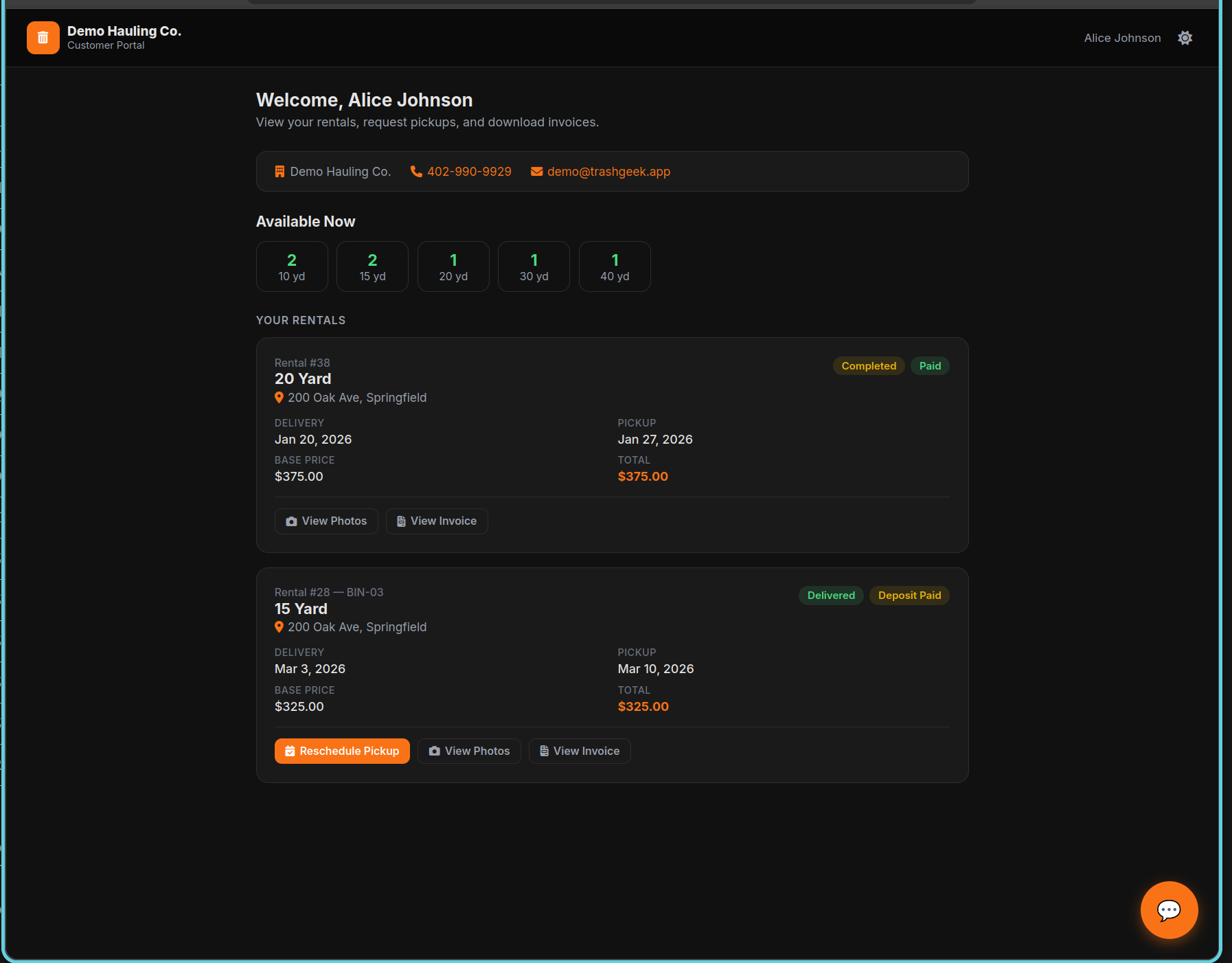 Customer portal showing rental cards, chat, and invoice buttons